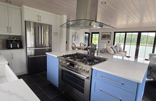 Bernard House | Welcoming 2-bedroom house with AC in charming Tremont