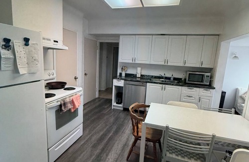Victoria House | Welcoming 3 br house with WiFi in Victoria