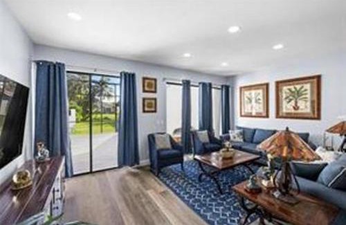 Wellington House | Wellington Updated Townhouse