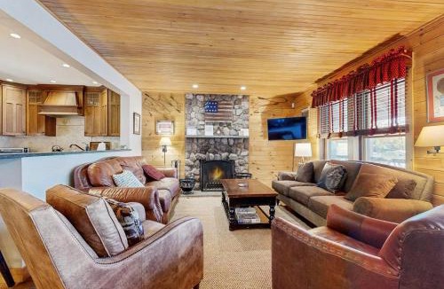 Meredith House | WeSeekANook