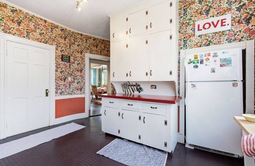 Parkside Apartment | West End Stylish & Creative Home w/Parking