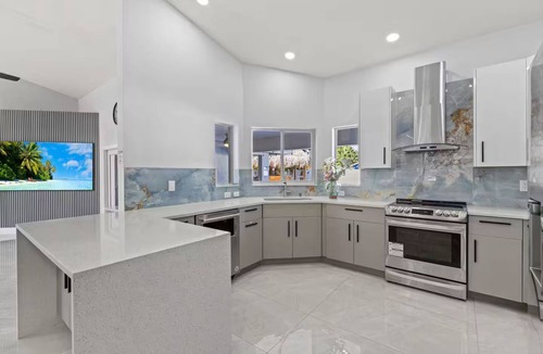 Royal Palm Beach House | West Palm Beach Retreat House With Heated Pool