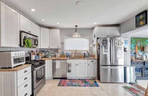 Old Northwood Historic District House | West Palm Beach Oasis, Bright Spacious 4 Bedroom Home