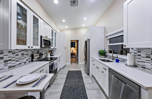 Jupiter Farms House | Whispering Woods Cottage - A Tranquil Escape