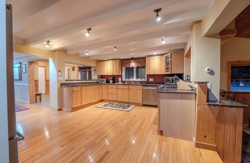 Woodstock House | White Mountains-10 Min to Loon-Hottub-Dog Friendly
