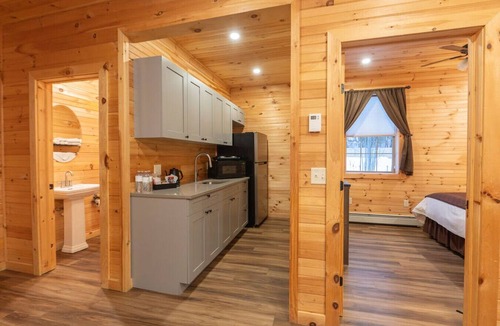 Bethlehem Cabin | White Mountains Townhome Retreat for Groups