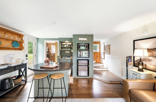 Woodstock House | White Mtn Hot Tub Retreat The Bit O’ Honey