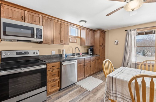 Jefferson Apartment | White Mtn Retreat on 78 Acres w/Private Trails