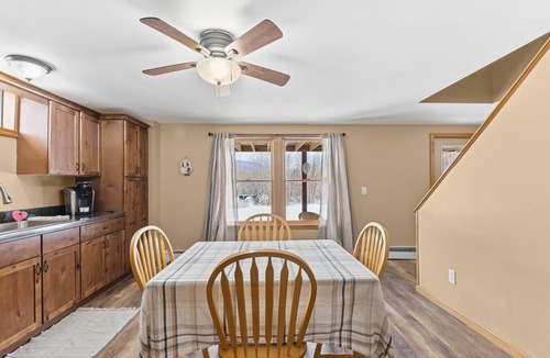 Jefferson Apartment | White Mtn Retreat on 78 Acres w/Private Trails