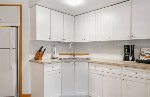 East Kootenay Apartment | Wild Embers | Central | Fire Pit | Fireplace