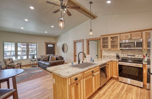 Rockerville Condo | Wild West Gold Town-15 Min from Mt Rushmore 1 Bedroom