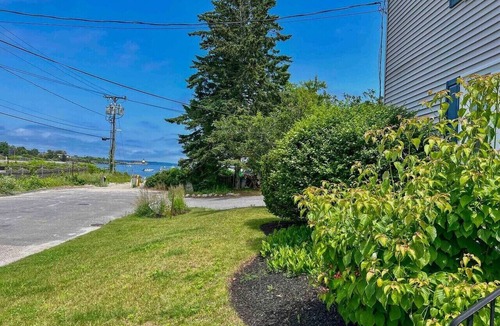 Loveitts Field Apartment | Willard By the Sea - 30 ft to the beach- 2nd floor