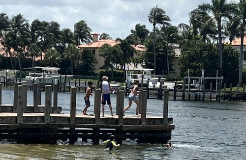 Juno Beach House | Windsor castle, Juno beach, close to water, park, shopping mall and major highwa