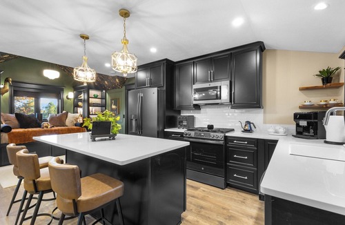 Austinburg Apartment | Wine Country Loft + Heated Swim Spa