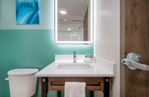 Geneva Hotel | Wingate by Wyndham Geneva at SPIRE Academy