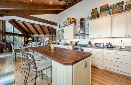 Meredith House | Winnipesaukee Waterfront Home And Guest House Sleeps 14 REDUCED RATES