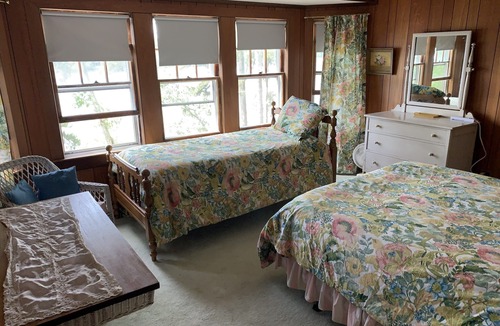 Wolfeboro Villa | Winter Harbor Lakefront Home Accommodates 15 - Linens Provided!
