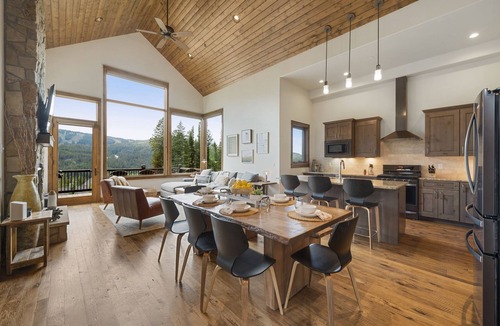 Winter Park House | Winter Park Resort Villa 607 I Private Hot Tub I Great Views I Bunk Room I Discounted Attractions