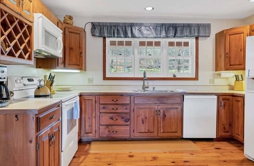 Quechee House | Winterfound Farm, Full Farmhouse & Barn for Groups