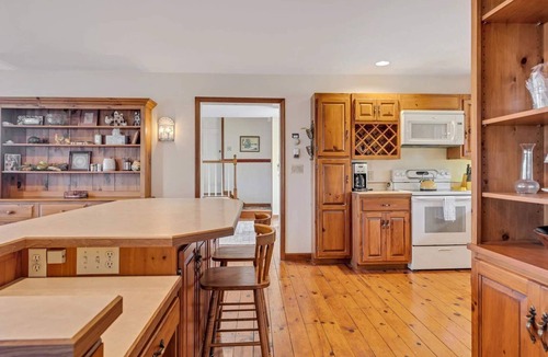 Quechee House | Winterfound Farm, Full Farmhouse & Barn for Groups