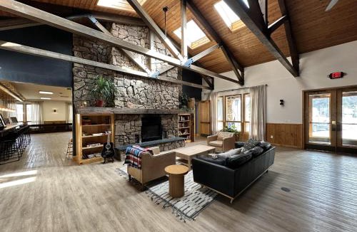 South Fork Hotel | Wolf Creek Lodge, BW Signature Collection