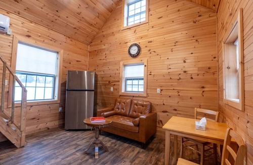 Bethlehem Cabin | Wooded Mountain Retreat White Mountains Cabin