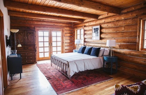 Montrose House | Woodgate Mountain Retreat: 40 Acres of Peace!