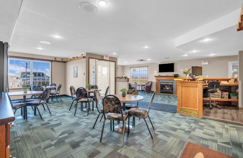Meadow Lake Hotel | Woodland Inn Meadow Lake