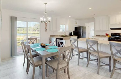 Taylor Creek House | Work and Stay Near the Boat Ramp