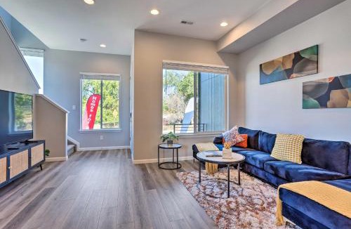 Dupont House | Work, Play & Explore! Townhome 6 Mi to Dtwn Denver