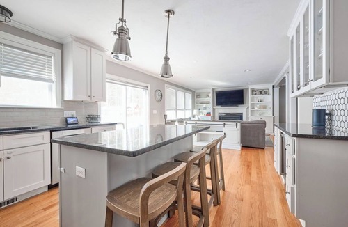 South Walpole House | World Cup 2026 Luxury Rental - WALK .07 Miles to Gillette Stadium!