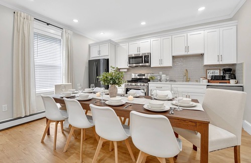 Fields Corner West House | World Cup 5BR Group stay Near Downtown Boston Parking, Backyard & Walk to Train