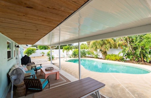 Golden Beach Estates House | Wow! Beachside Glam 3br wPool, Walk to Park, Beach