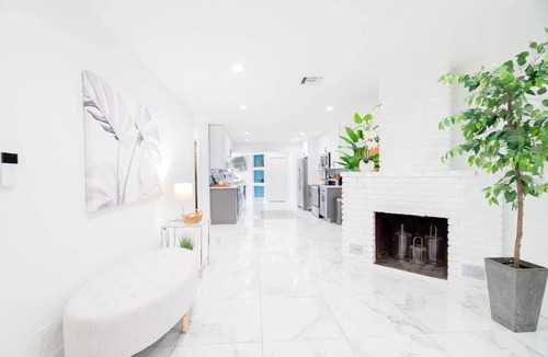 Southwest House | WPB Elegant 5BR | Hot Tub | Fire Pit | Near Beach