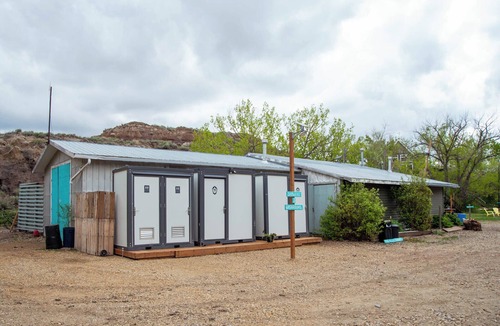 Rosedale Cabin | #Y7 Whole New World -2 Dbl beds- No pets please