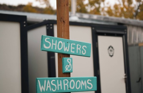 Rosedale Cabin | #Y7 Whole New World -2 Dbl beds- No pets please