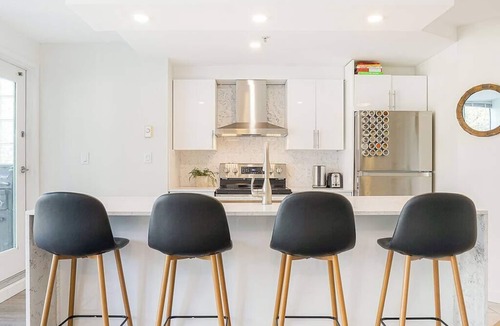 Downtown Vancouver Apartment | Yaletown Gorgeous Unit Steps from the Beach