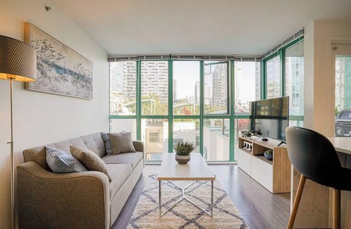 Downtown Vancouver Apartment | Yaletown Gorgeous Unit Steps from the Beach
