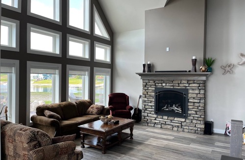 Westerose Cabin | Year Round Lake House - Pigeon Lake