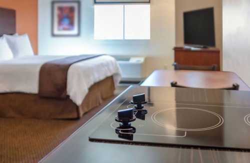 Rapid City Hotel | Your Home Away from Home! Pet-Friendly w/Kitchen Near WaTiki Indoorr Waterpark!