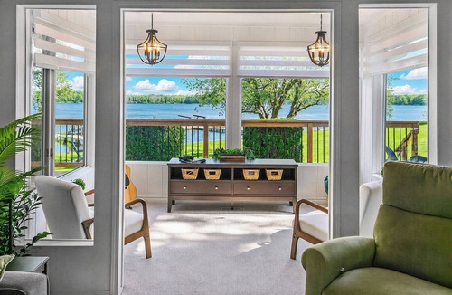 Central Alberta Cottage | Your next cozy lakefront retreat!