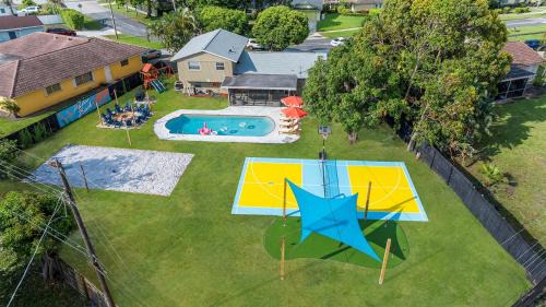West Palm Beach Villa | Your own 5BR Private Oasis! wPrivate PoolPickleball