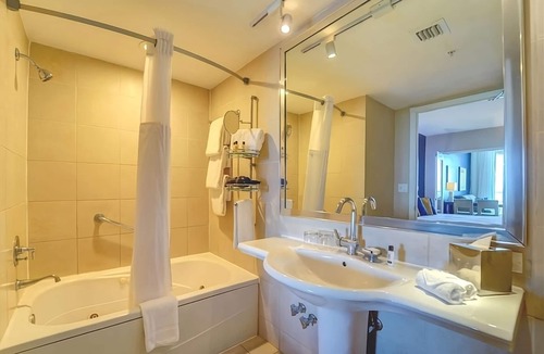 City Center Hotel | Your Relaxing Getaway Awaits! 4 Relaxing Units, Onsite Pool, Near Beach