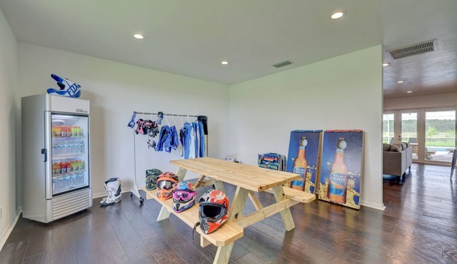 1.2 MILE MOTOCROSS TRACK/4-BED, 3-BA, HEATED POOL HOME