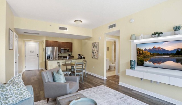 1 BR King- Rooftop Pool close to beach Casa Costa