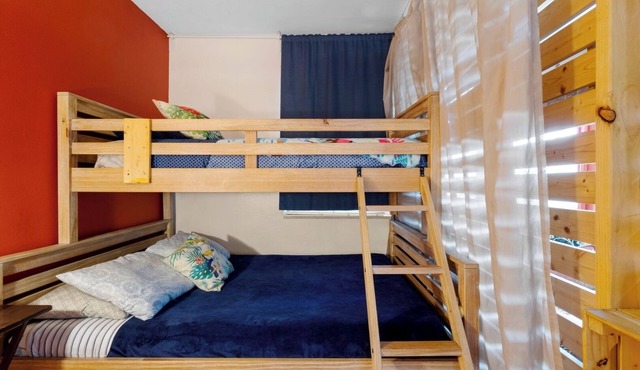 1BR Studio Parking, Pet Friendly and BBQ Area