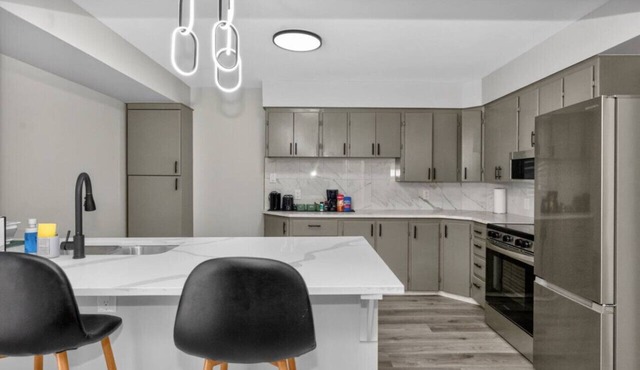 1BR Suite Near YYC Airport, Downtown, SAIT & UofC - 4326 – UP