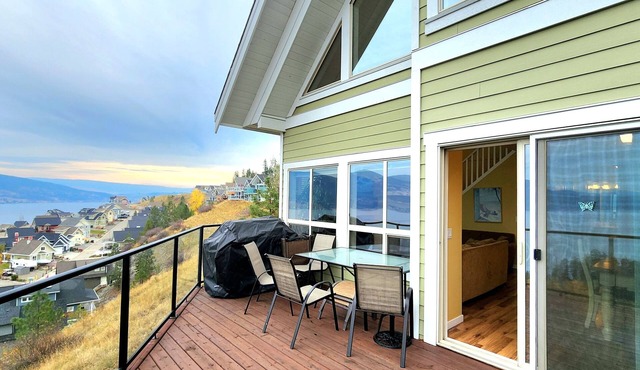 2 Bed and Loft Pet Friendly Cottage at La Casa!
