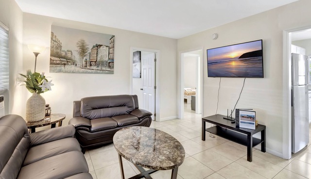 2 bed Cottage in Delray Beach walk to Atlantic, pets welcome, free parking
