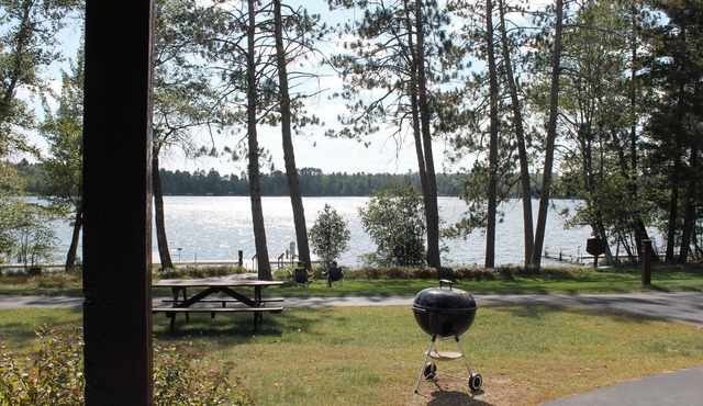 2 Bedroom condo great view of Duck Lake